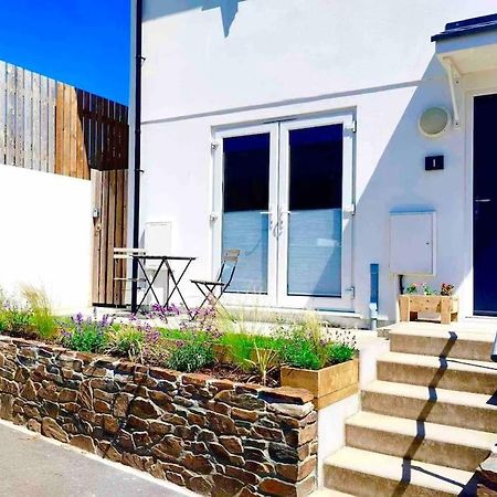 Modern Chic Summer Holiday Retreat. New Quay Extérieur photo