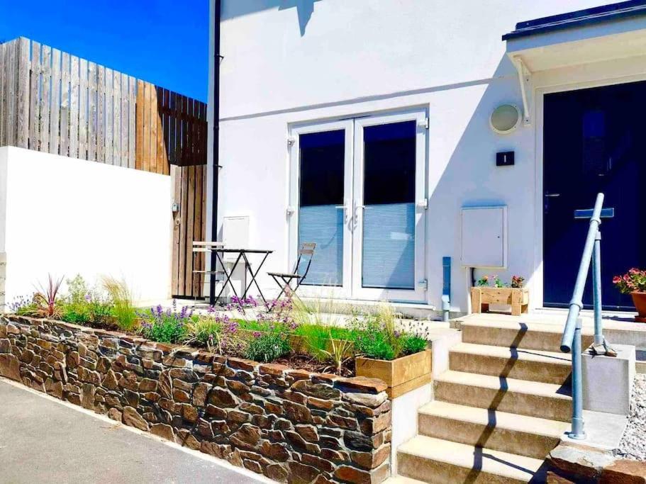 Modern Chic Summer Holiday Retreat. New Quay Extérieur photo