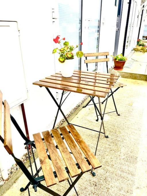 Modern Chic Summer Holiday Retreat. New Quay Extérieur photo