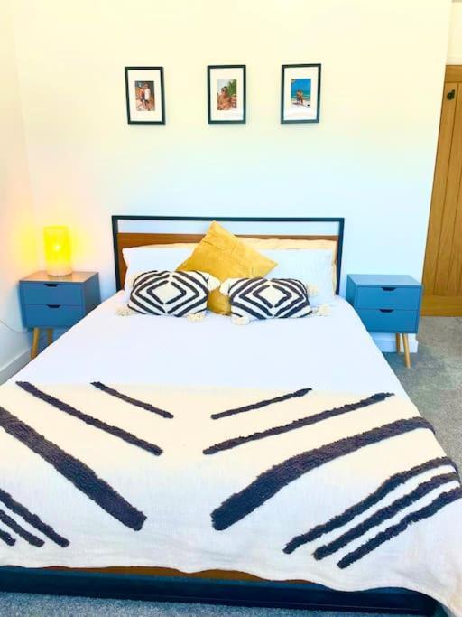 Modern Chic Summer Holiday Retreat. New Quay Extérieur photo