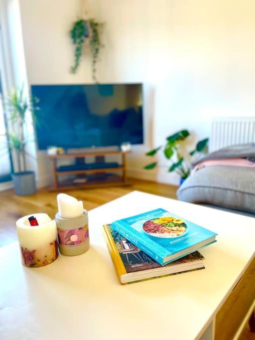 Modern Chic Summer Holiday Retreat. New Quay Extérieur photo
